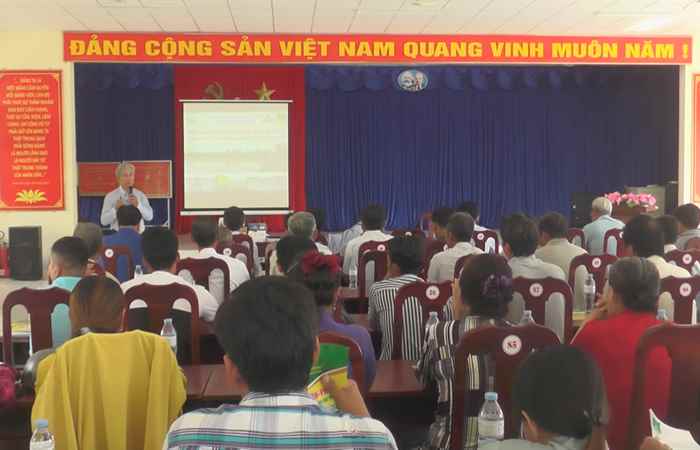 Thạnh Trị: Trung tâm Khuyến nông tỉnh tổ chức hội thảo canh tác lúa thông minh thích ứng biến đổi khí hậu  
